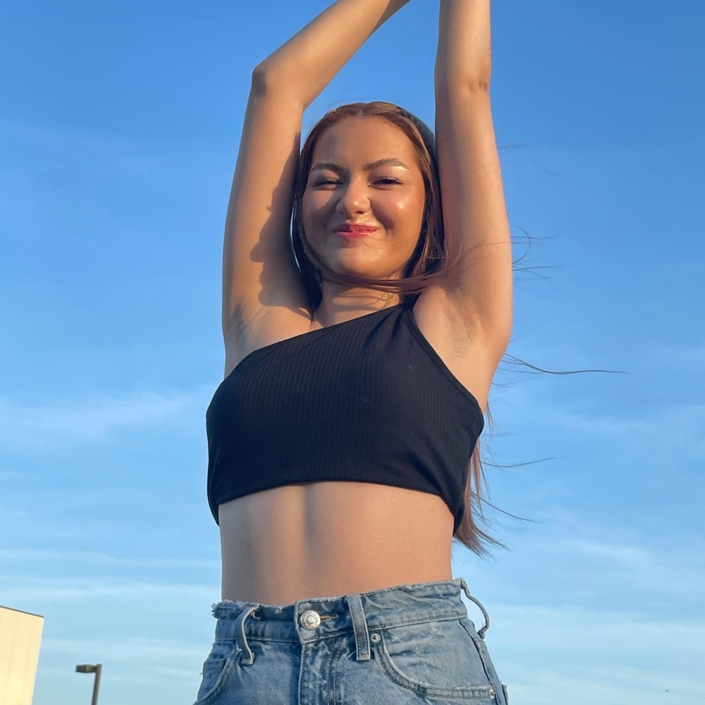 Meet your Posher, Alekza